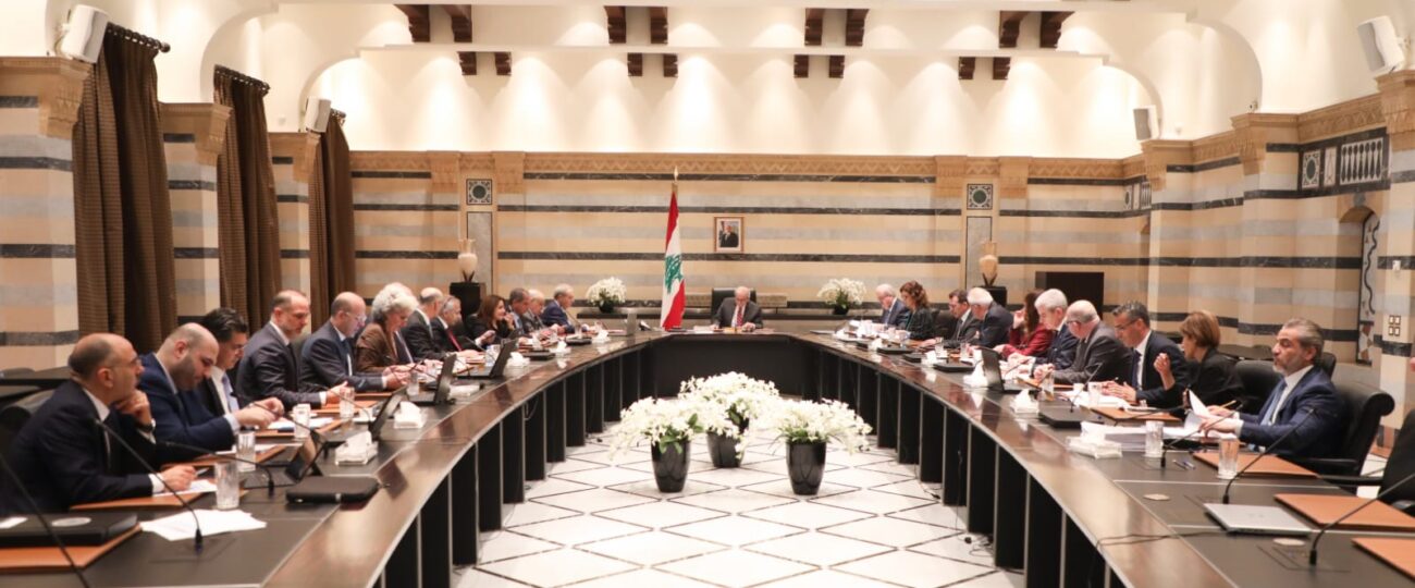 بعد انتهاء الجلسة قرابة الاولى والنصف ادلى وزير الاعلام بول مرقص بالمعلومات الرسمية الاتية:
