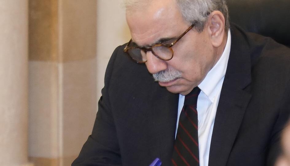 حيّا رئيس مجلس الوزراء نواف سلام أهالي قرى الجنوب على تمسكهم في قراهم وبلداتهم.