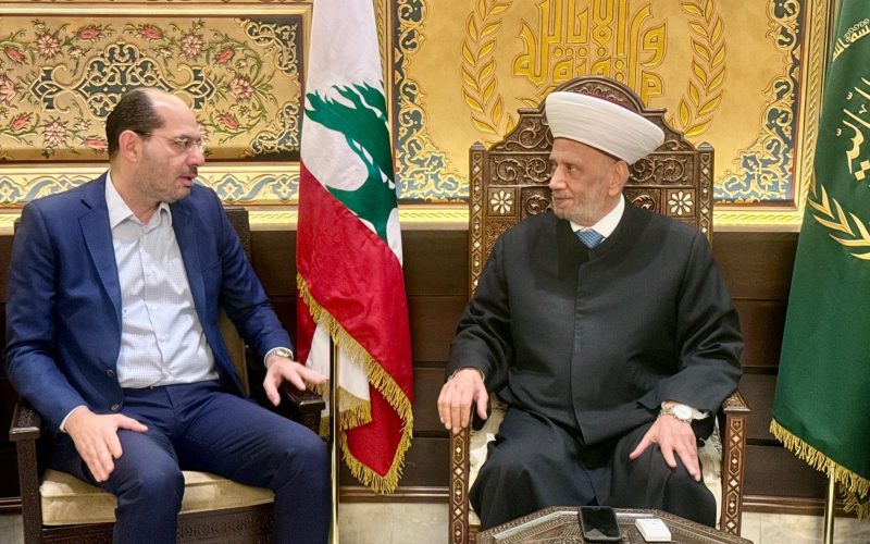 استقبل مفتي الجمهورية اللبنانية الشيخ عبد اللطيف دريان في دار الفتوى النائب حسن مراد