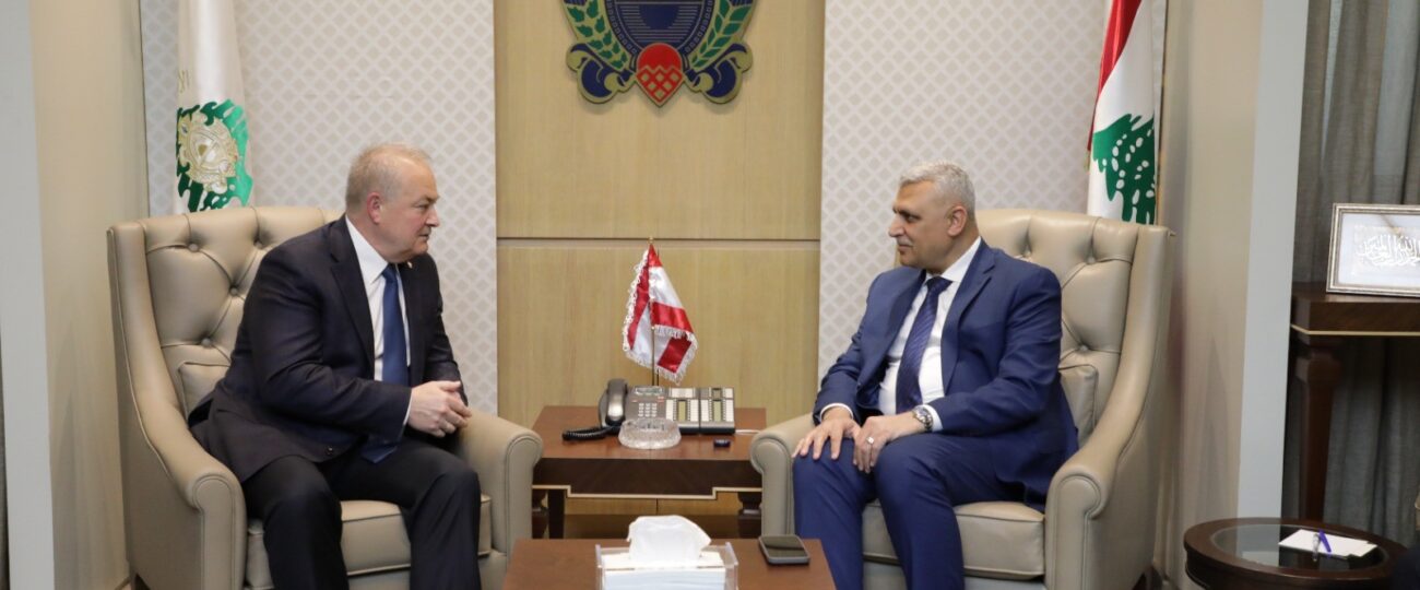 استقبل المدير العام للأمن العام اللواء حسن شقير في مكتبه السفير الروسي في لبنان ألكسندر روداكوف وبحث معه الأوضاع العامة في لبنان والمنطقة.