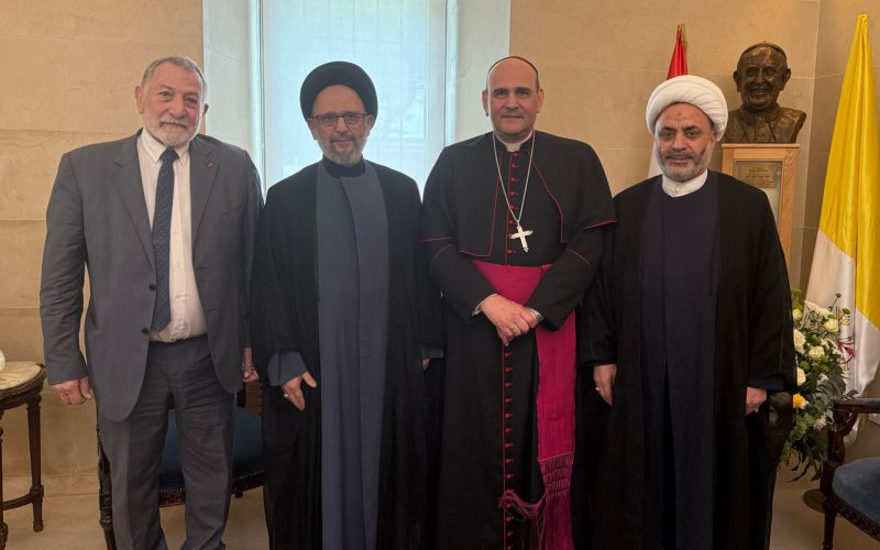 العلامة فضل الله زار السفارة البابوية معزيا: عاش تحت ظلال تصوّفه محباً للفقراء نصيرا للمقهورين