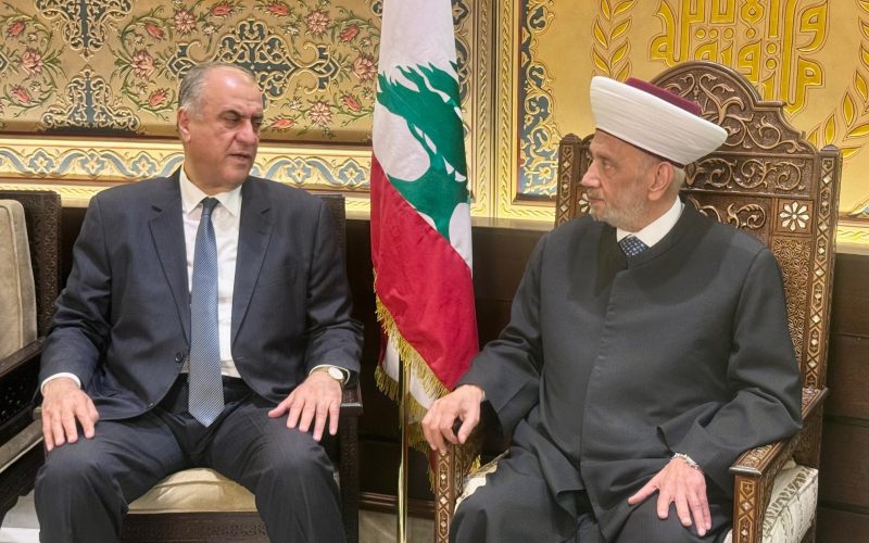 استقبل مفتي الجمهورية اللبنانية الشيخ عبد اللطيف دريان في دار الفتوى النائب محمد سليمان