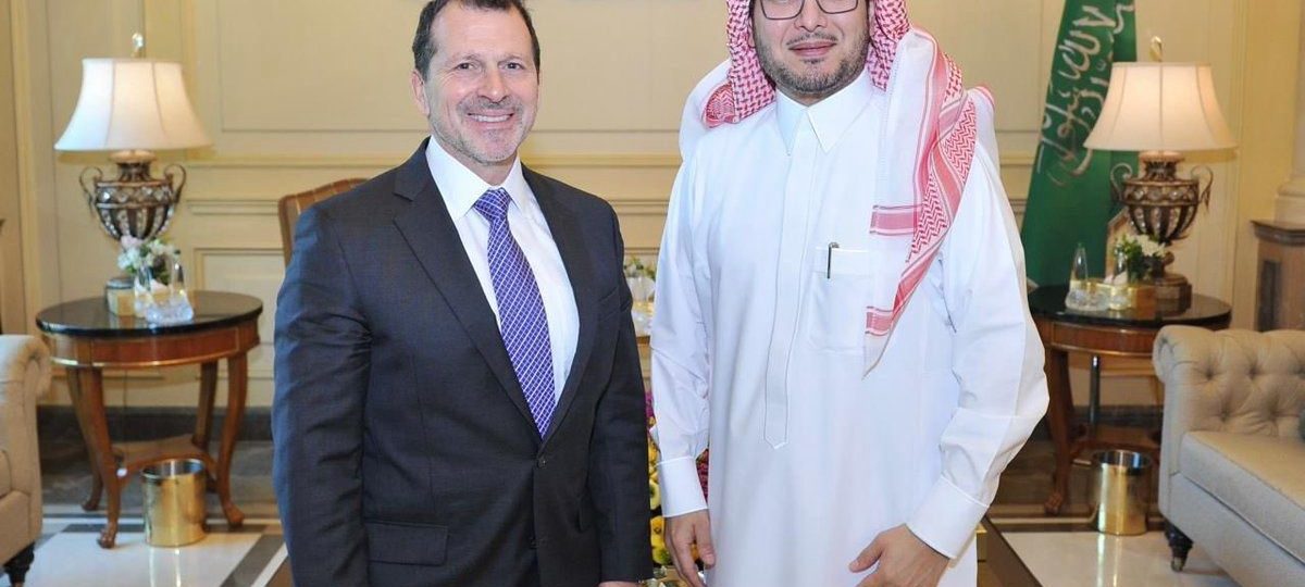شحادة أطلع البخاري على استراتيجية وزارة التكنولوجيا