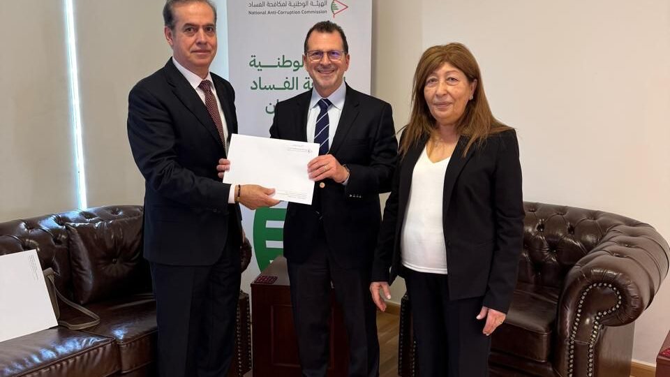 شحادة يصرح عن أمواله أمام الهيئة الوطنية لمكافحة الفساد