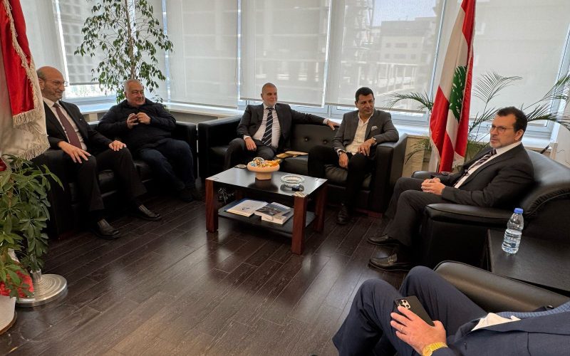 شحادة يلتقي السفير الإسباني.. ولقاءات جانبية أخرى