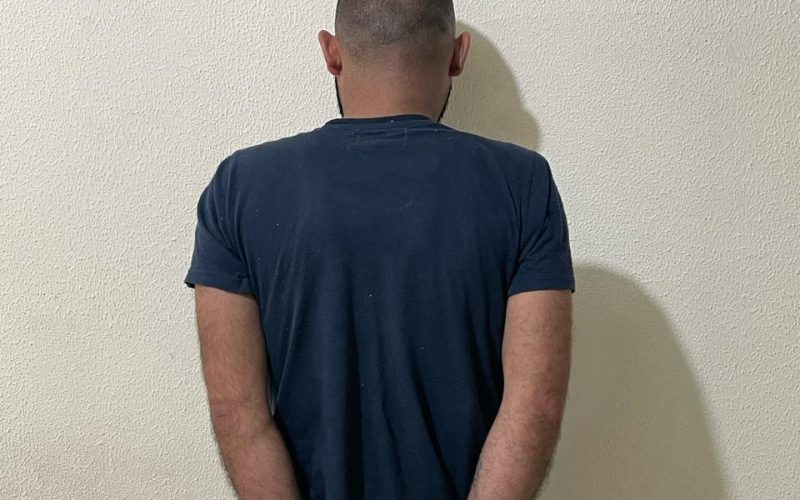 هدّدها وابتزّها بمبلغ ماليّ لقاء عدم نشر صورها، فأوقفته مفرزة زحلة القضائيّة