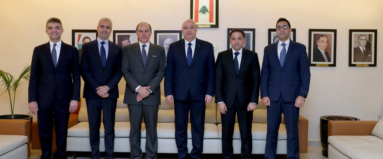 الرئيس عون زار مصرف لبنان والتقى الحاكم سعيد ونواب الحاكم الأربعة