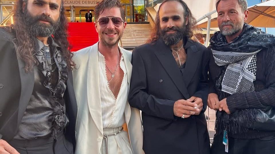 جائزة أفضل مخرج لفيلم كان ياما كان في غزة بمهرجان كان السينمائي الدولي (جائزة أفضل مخرج لفيلم كان ياما كان في مهرجان كان السينمائي الدولي في غزة)