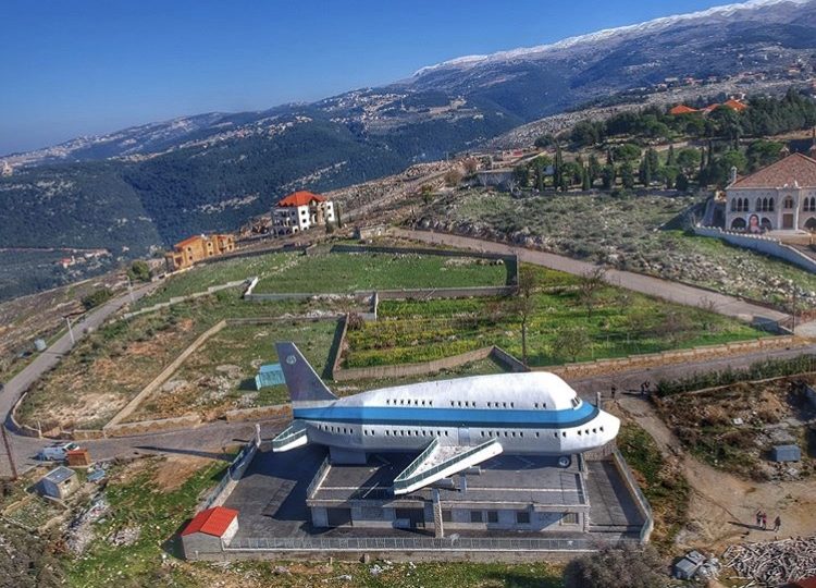 فضيحة “الضمّ والفرز” في مزيارة: قاضٍ متقاعد يتجاوز القانون ويمضي بمشروع عقاري بملايين الأمتار دون اعتمادات رسمية..