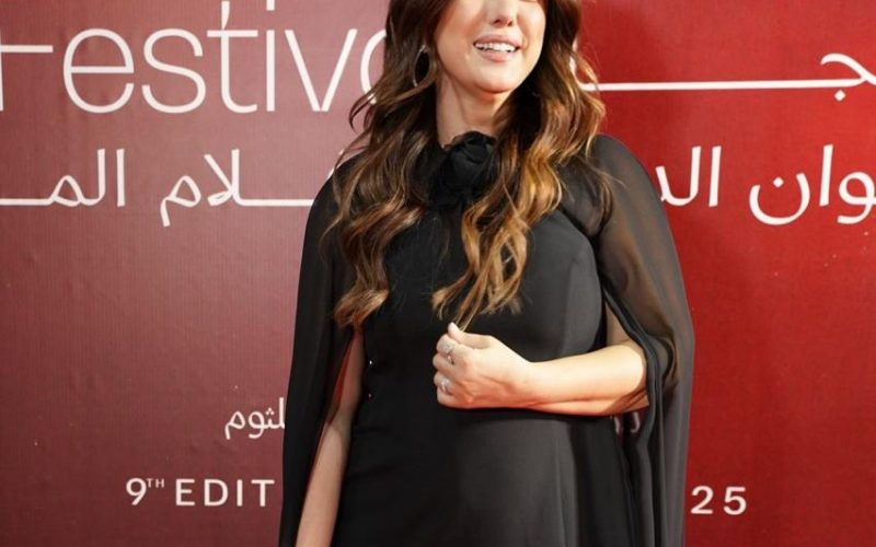 كندة. علوش تتسلم تكريمها من مهرجان اسوان الدولي لأفلام المرأة  كندة تدعو الجميع لزيارة اسوان و سعادتها بالتكريم