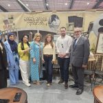 لوحة التشكيلية نينا طاهر تزيّن غلاف ديوان الشاعرة غادة الحسيني في معرض الكتاب في بيروت