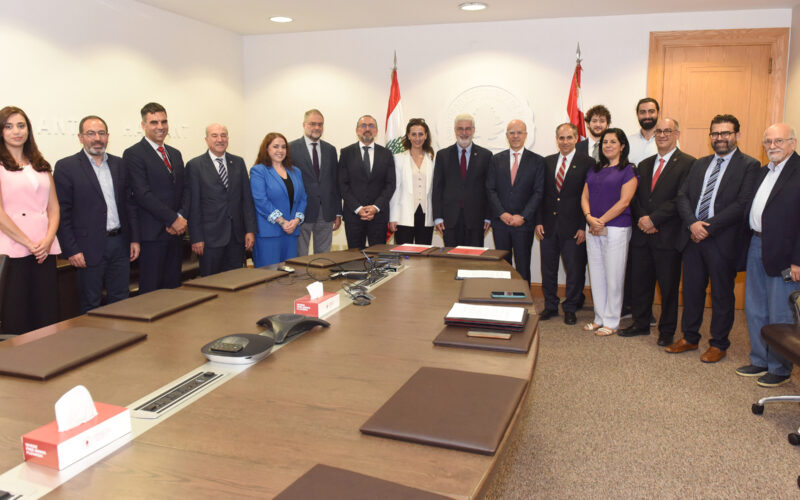 وزارة الدولة لشؤون التنمية الإدارية والجامعة الأميركية في بيروت توقّعان مذكرة تفاهم لتعزيز الابتكار والإصلاح في القطاع العام