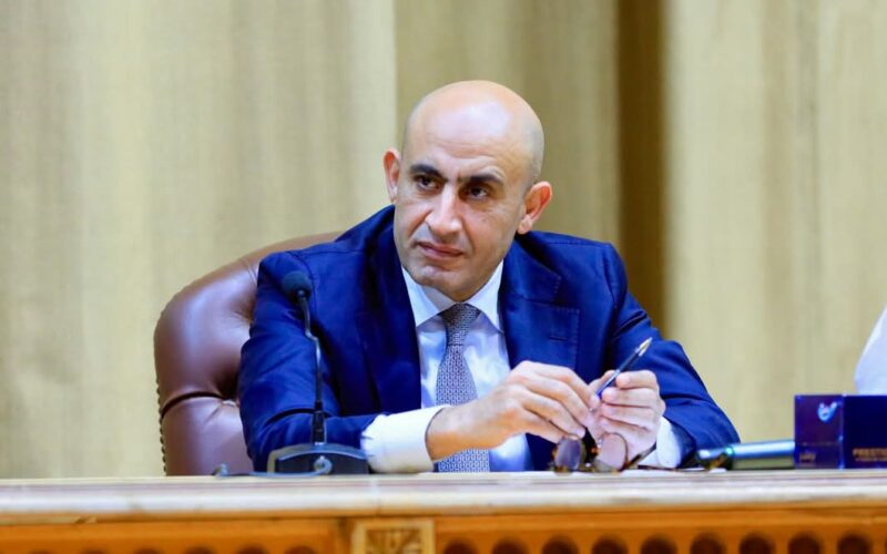 الإعلامي خيري رمضان: الوزير محمد عبد اللطيف أنهى “بعبع الثانوية العامة” ويقود تجربة ناجحة