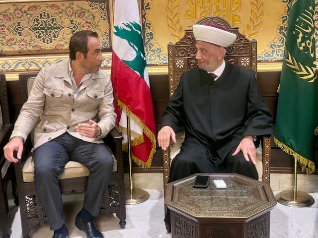 استقبل مفتي الجمهورية اللبنانية الشيخ عبد اللطيف دريان في دار الفتوى النائب نبيل بدر ال