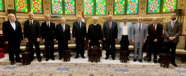 استقبل مفتي الجمهورية اللبنانية الشيخ عبد اللطيف دريان في دار الفتوى النائب وليد البعريني وبحث معه في الشؤون السياسية والمعيشية وأوضاع منطقة عكار.