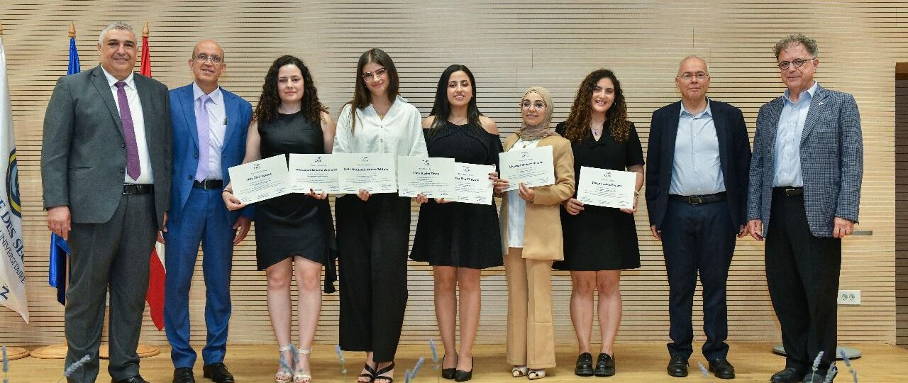 جامعة الروح القدس تخرّج أول دفعة من دبلوم التصلب اللويحي… محطة رائدة في التعليم الطبي التخصّصي