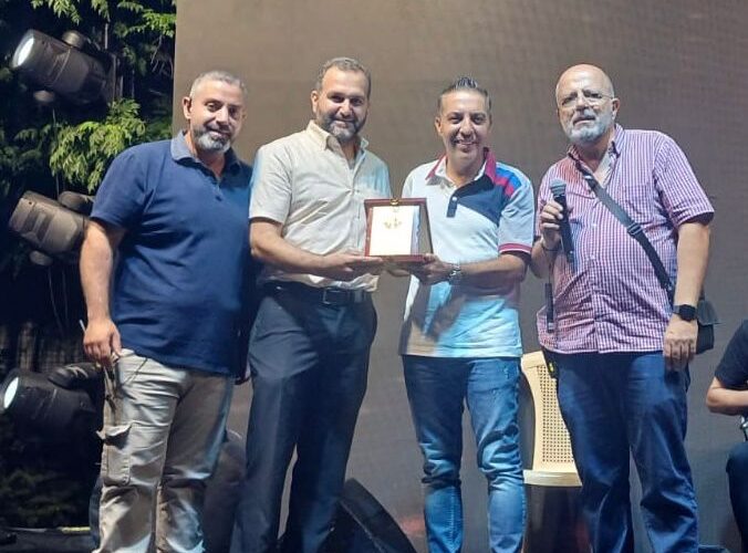 شبيبة مار الياس تعلبايا تكرّم الإعلامي طوني أبونعوم في مهرجان عيد مار الياس
