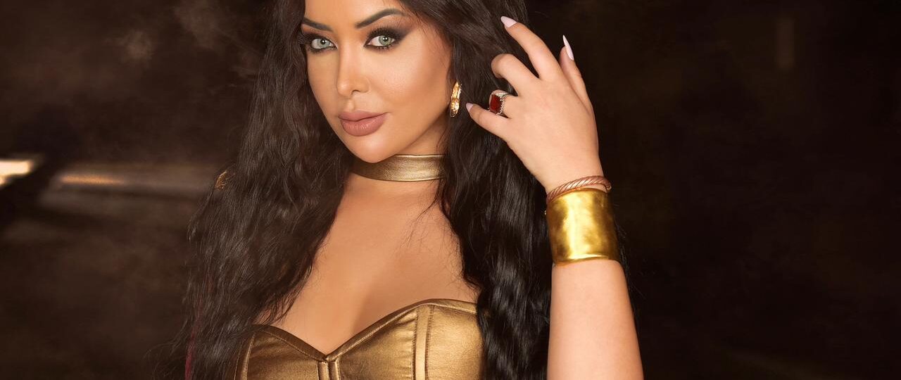 كاميليا ورد طرحت أغنية “دلعني”.. عمل غنائي رومنسي