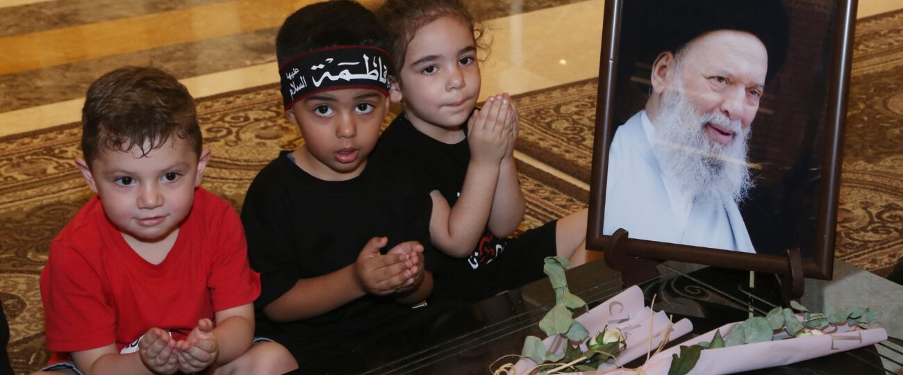 وفد الخدمات الاجتماعية عند ضريح المرجع فضل الله في ذكرى رحيله