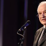 أبوغزاله يستأنف لقاءاته الإعلامية ويؤكد أهمية الحوار المفتوح