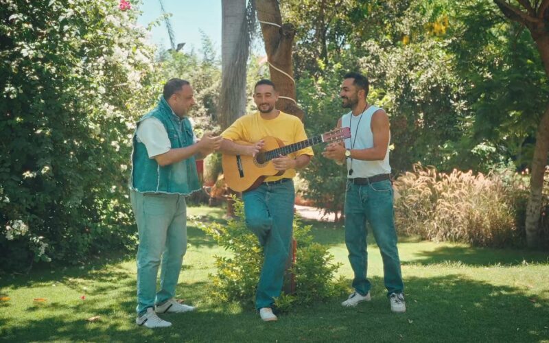 احمد الروبي يطلق فيديو كليب اشتقناله في أجواء التسعينات