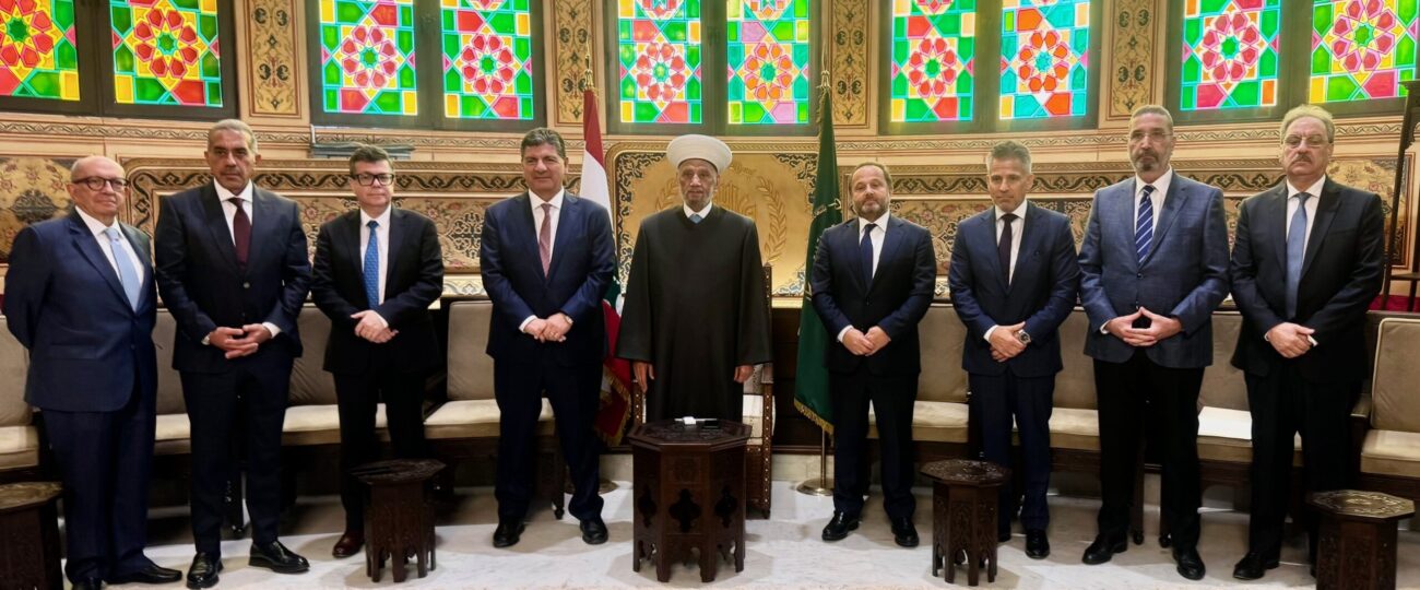 استقبل مفتي الجمهورية اللبنانية الشيخ عبد اللطيف دريان في دار الفتوى الشيخ بهاء رفيق الحريري